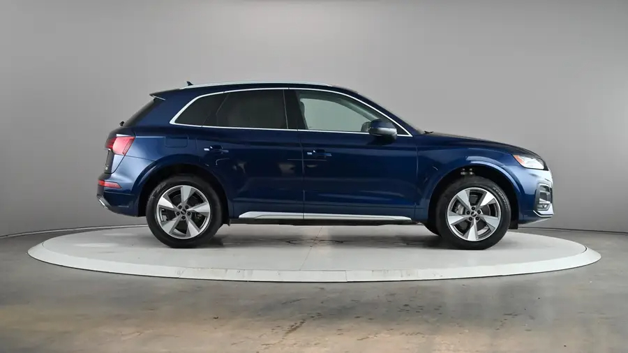 2022 Audi Q563858112114051121