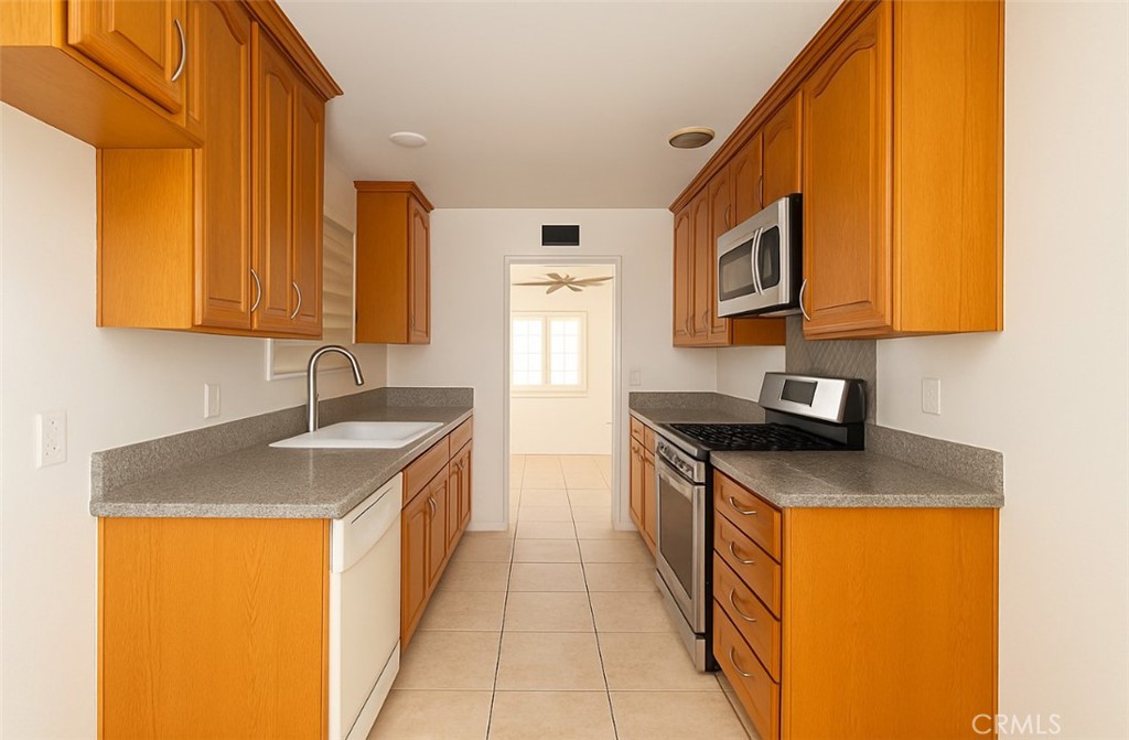 7354 Vanalden Ave Reseda CA, 9133563645421547137121