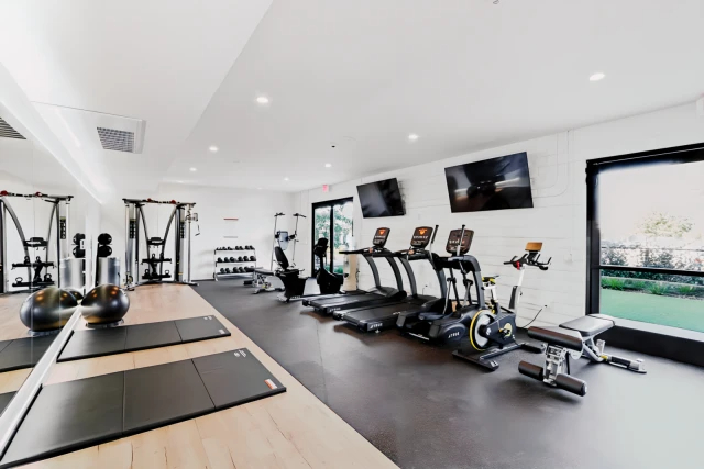 Sepulveda West Apartments63581293360131122
