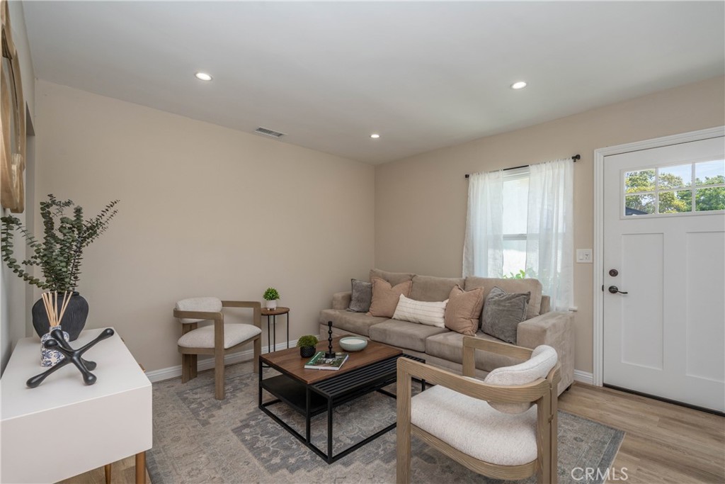 $3,450/month 2243 Grand Ave Long Beach CA, 9081564064502578179122