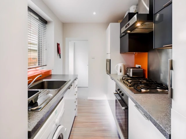 6 Cauldon Road64196212713475122
