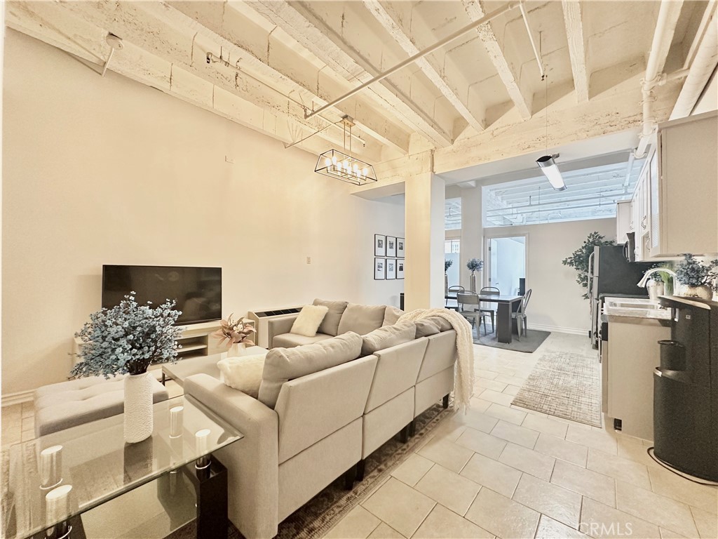 312 W 5th Street 401 Los Angeles CA, 9001364107898978433120