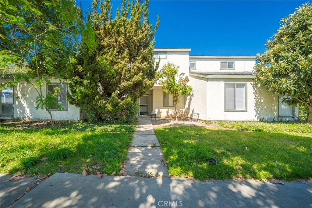$3,200/mes 2702 SHELTON Street B Santa Ana CA, 9270764098621594755122