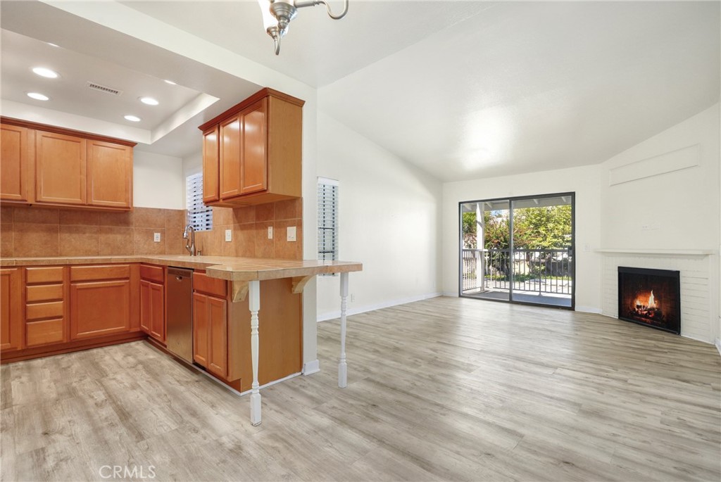 1101 Packers Circle 8, Tustin CA, 9278063601785452419120