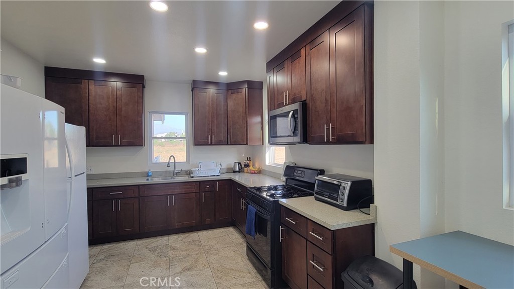 503 W Colton Avenue Redlands CA, 9237463646901821827122
