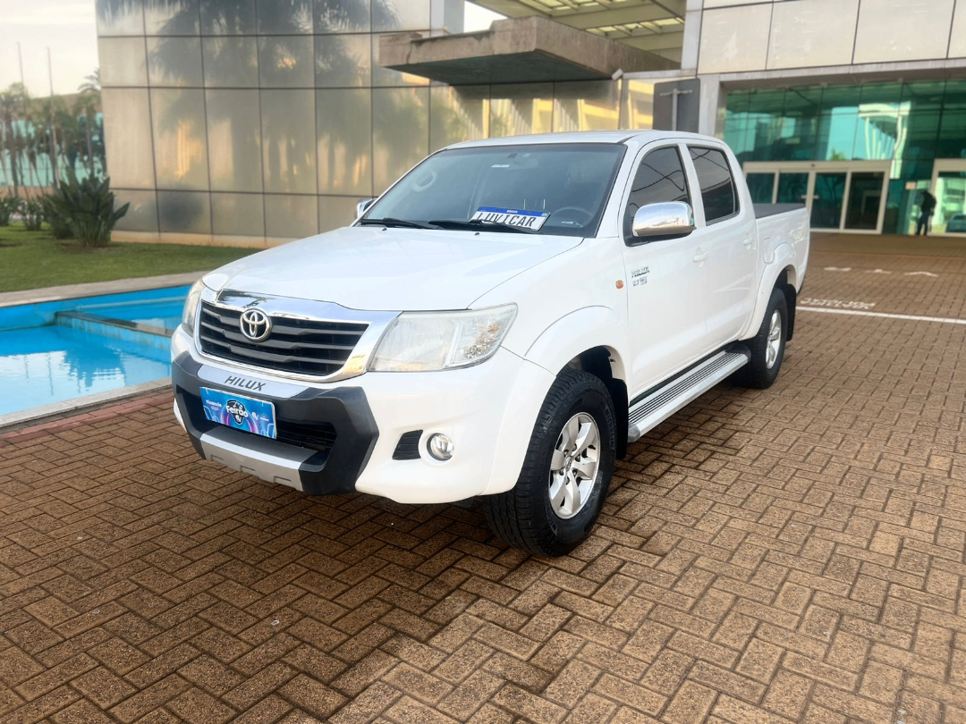 /en/city-ipameri/cate-hilux/hilux-cd-sr-4x2-2.7-16v%2F2.7-flex-aut.-2014%2F2015-brancacom-176001-km-6500340199718512/-3