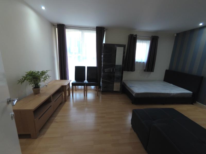 Burlington Street (3 Bedrooms)