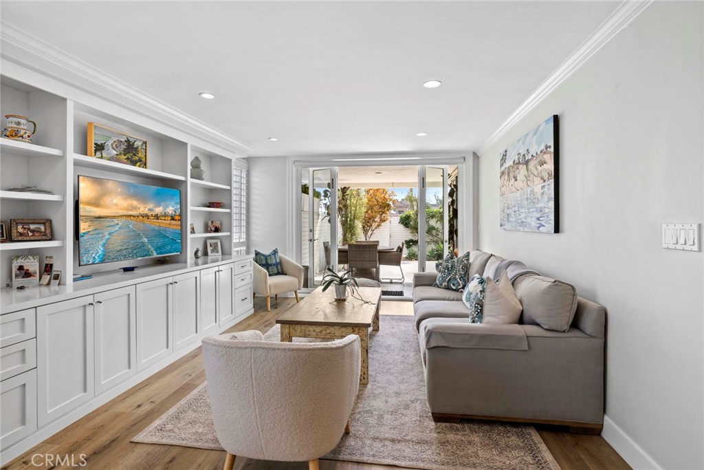 739 Avocado, Corona Del Mar CA, 9262564065837257474120
