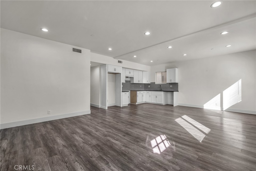 755 E 84th Los Angeles CA, 9000164140260523138121