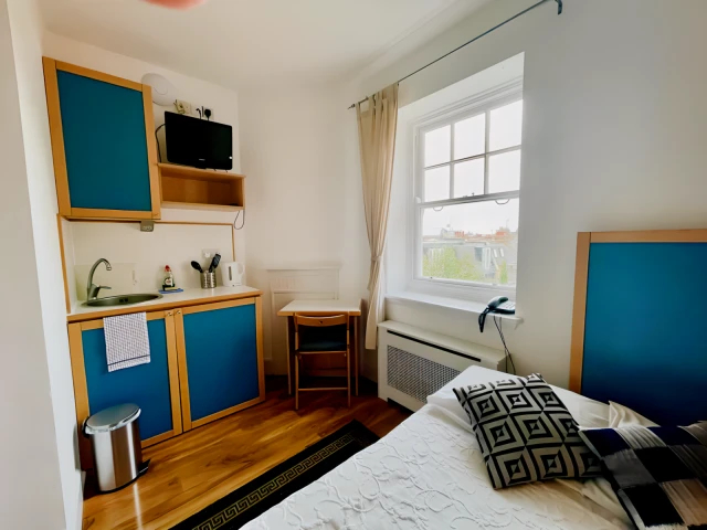 Fulham Palace Road, W664130670742914124