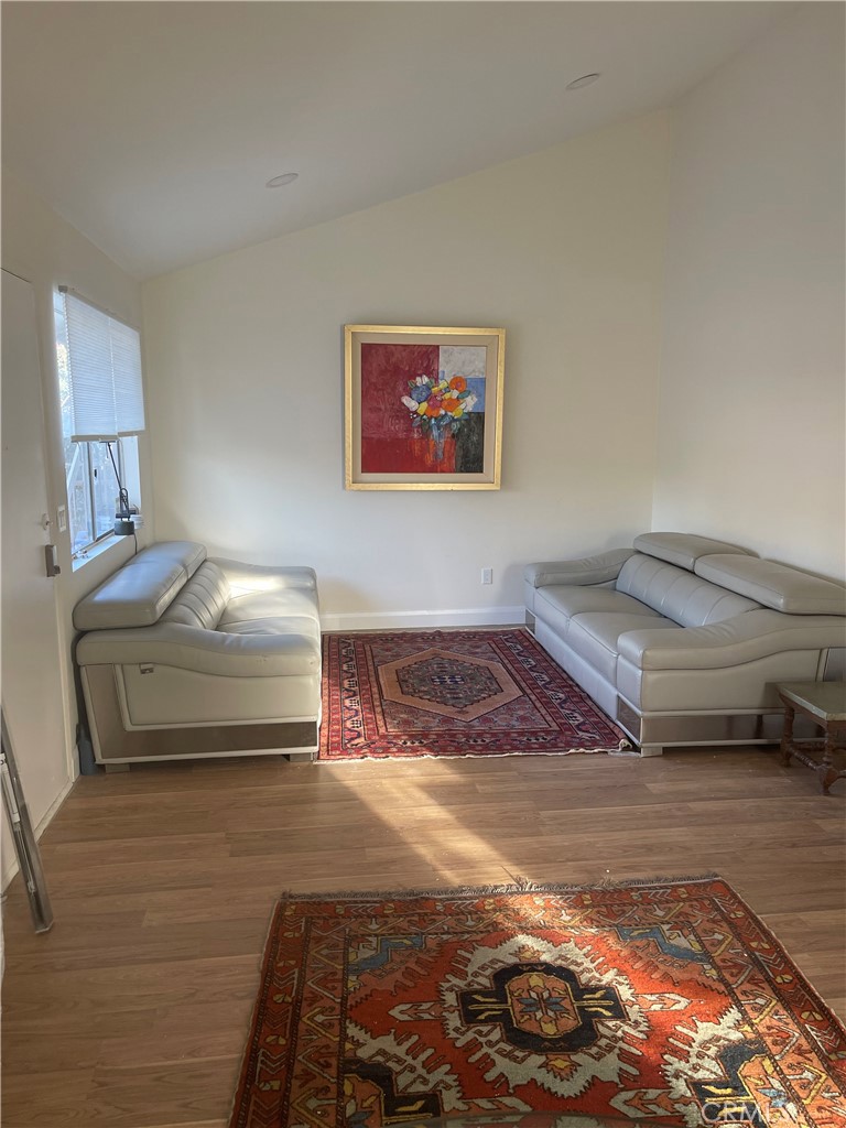 1192 Mitchell 7 Tustin CA, 9278064086602216195120