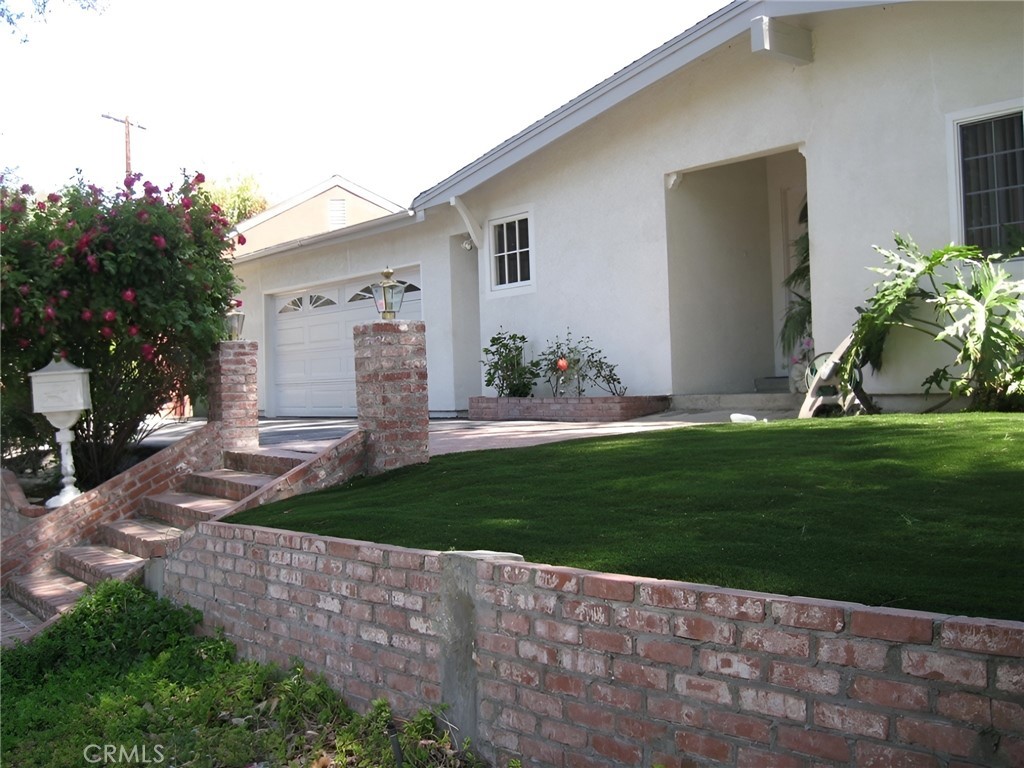 Calle 22028 Independencia, Woodland Hills CA, 9136463868294717569121