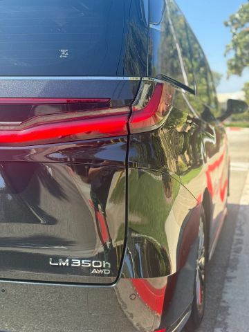 2024 LEXUS LM350H64024289149955121