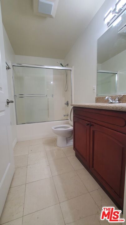 962 S Gramercy Drive 207 Los Angeles CA, 9001964100852999554120