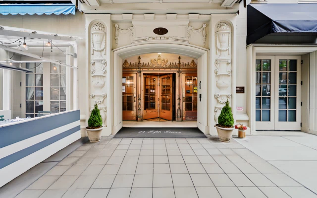 24 Fifth Avenue63659074767747121