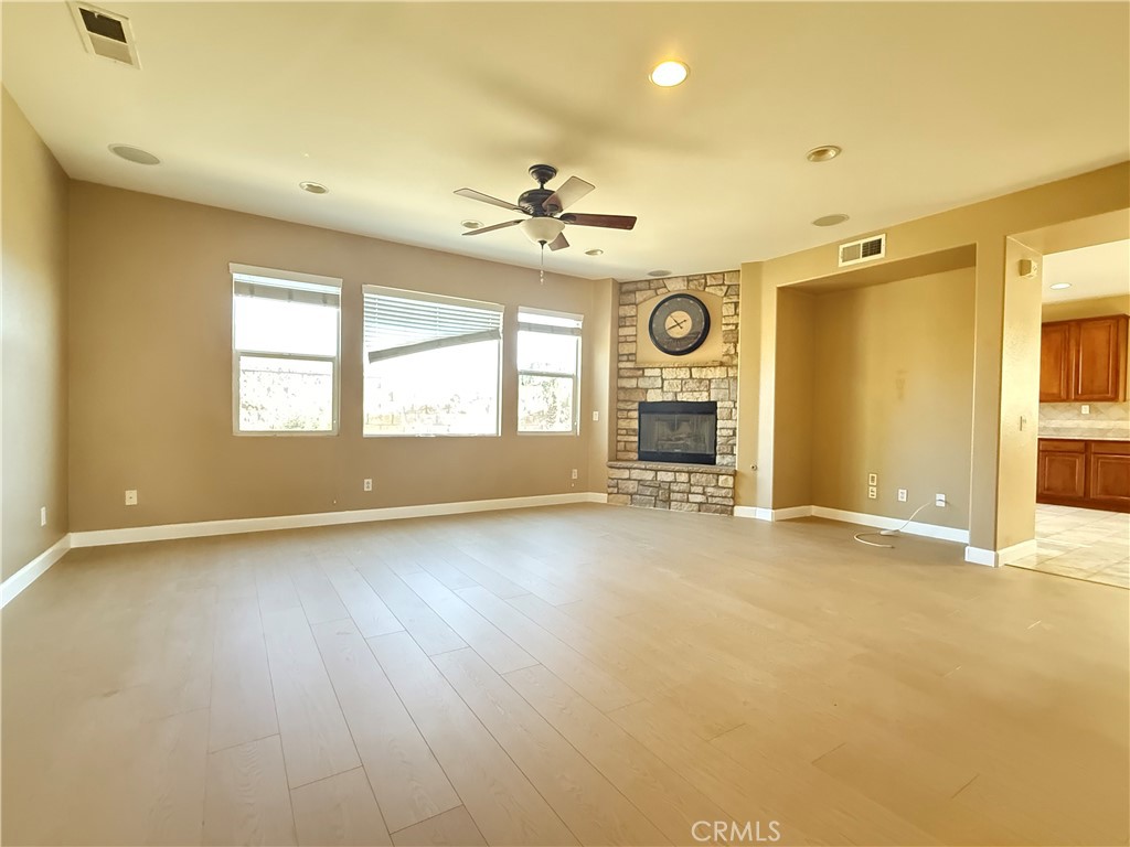 2420 Lenai Cir Corona CA, 9287963679175932545121