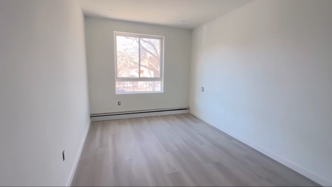 ✨ Renovated Astoria Townhouse ✨63234255977729124
