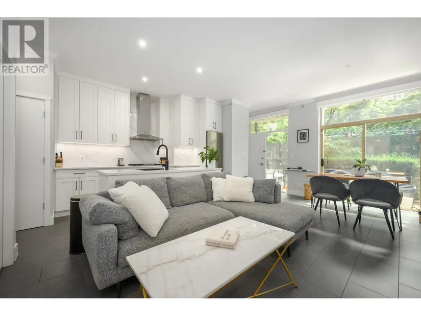 987 Richards Street, Vancouver, BC