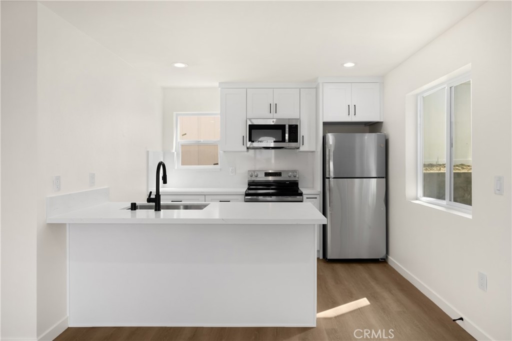 $3,450/month 102 E Avenida San Gabriel B San Clemente CA, 9267264098597609219122