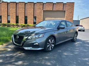 2022 Nissan Altima SV 4D Sedán