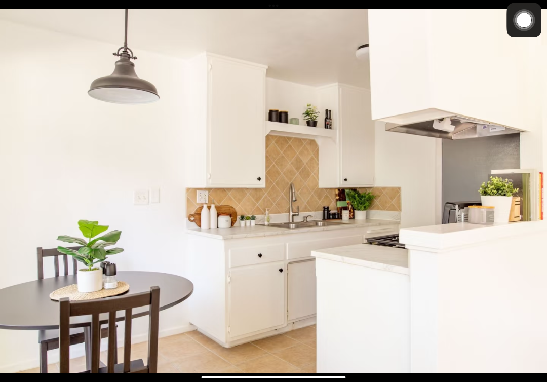 Los Angeles Pasadena August 3b2b middle master bedroom short-term rental632565771793951214