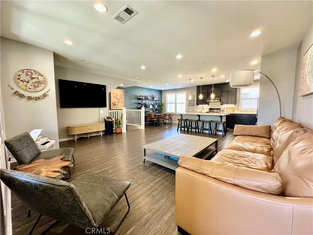 188 Capricorn Irvine CA, 9261864100226799233120