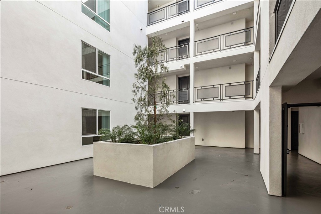 11714 Archwood Street 205 North Hollywood CA, 9160664111287819395121