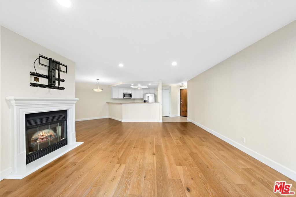 1633 S Bentley Avenue 101 Los Angeles CA, 9002564131201144449120