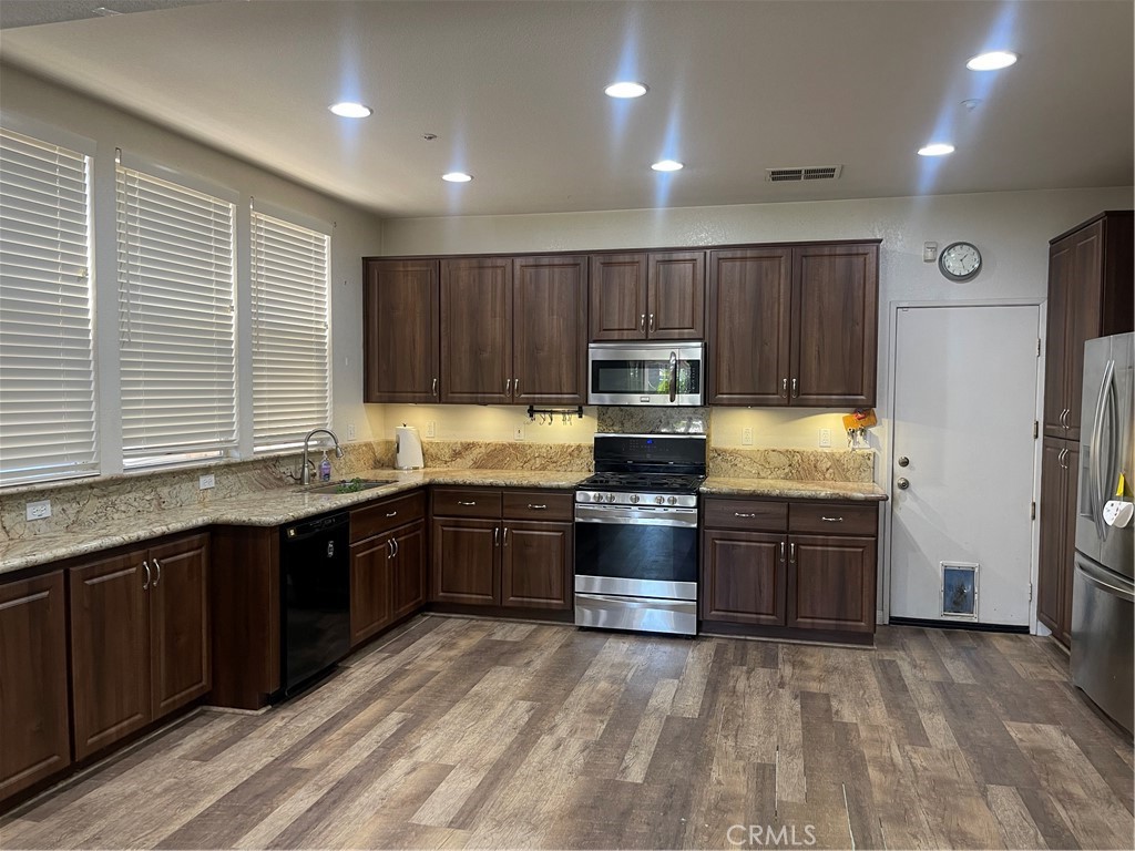 20131 Aptos, Riverside CA, 9250864098129658881121