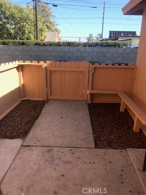 524 W 81st Street W Los Angeles CA, 9004464123492251394122
