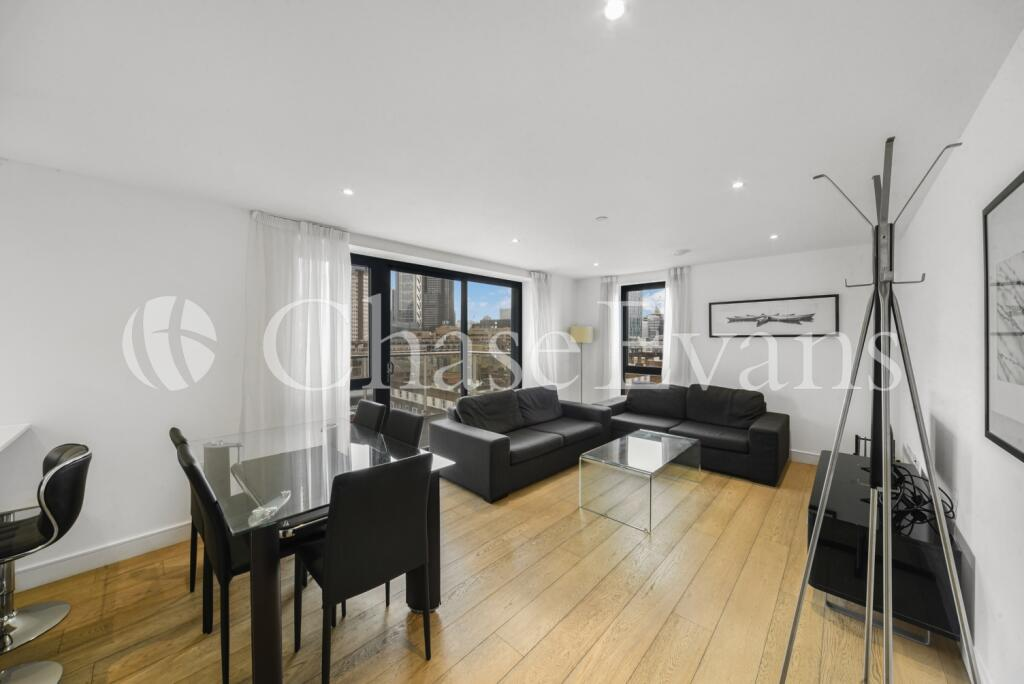 Commercial Street, Aldgate, London, E163007372528899121