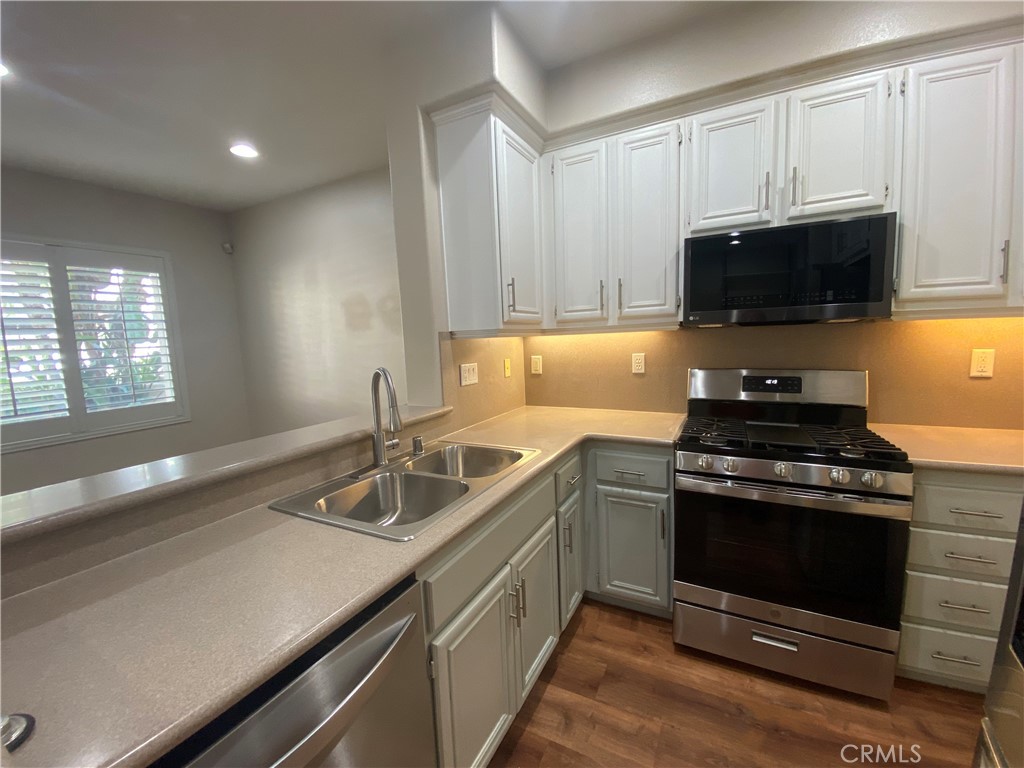 111 Sapphire Irvine CA, 9260264090250313475121
