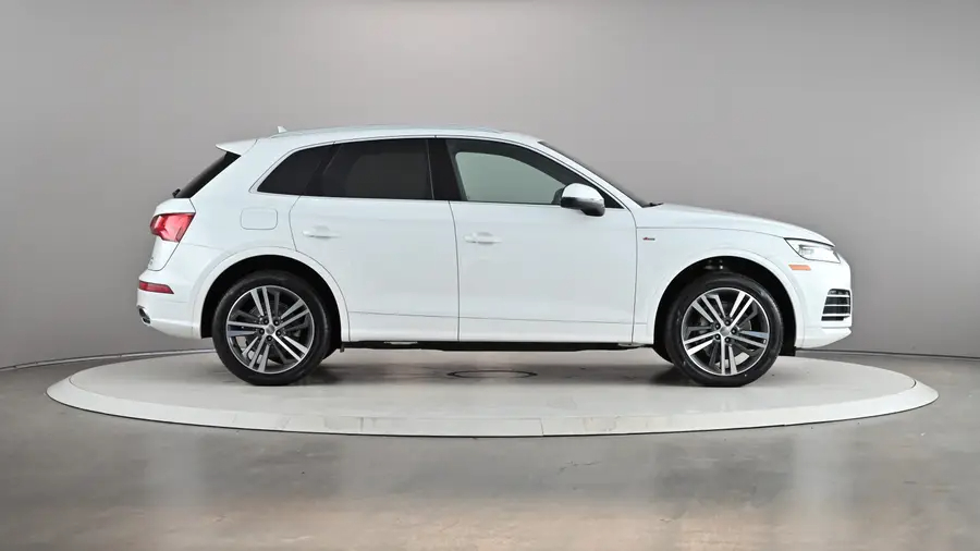 2019 Audi Q564067845863811123