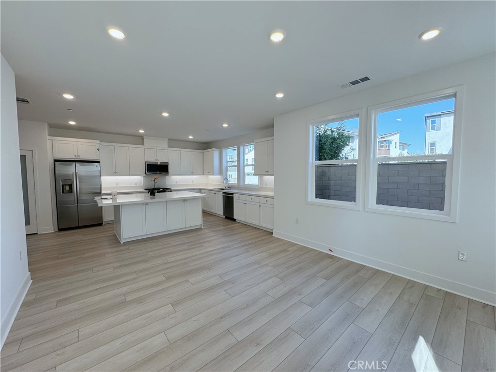 352 Proctor Irvine CA, 9261864100120076801122