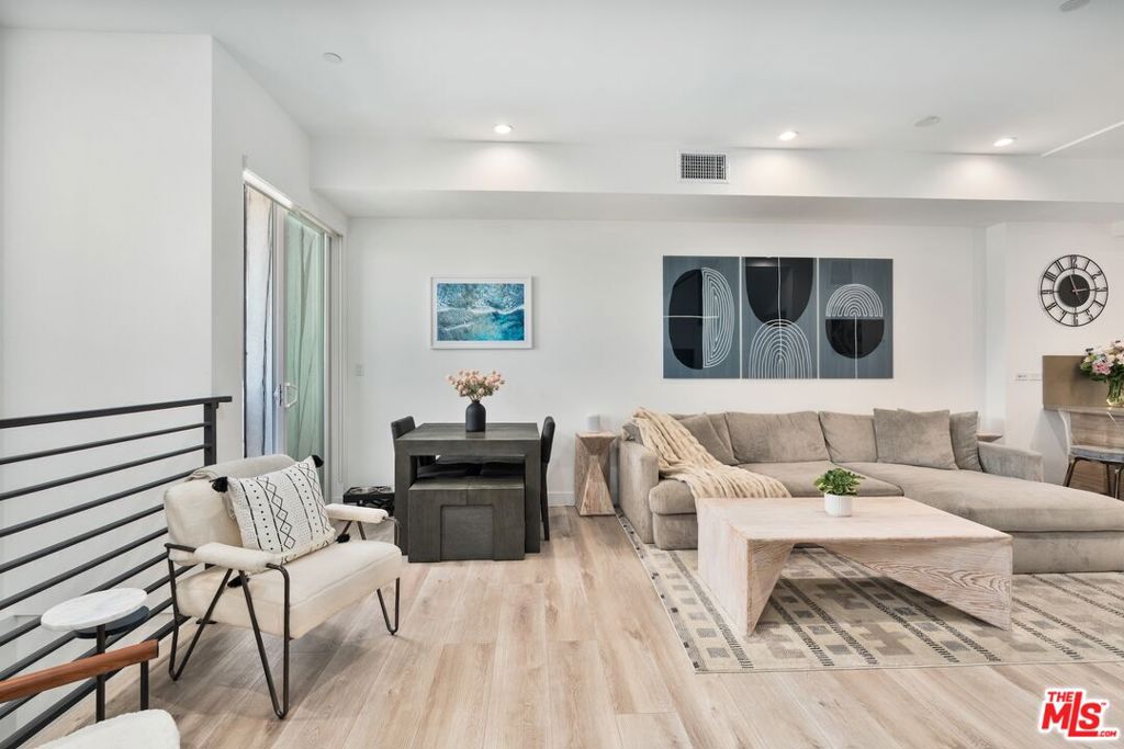 4912 S Centinela Avenue Los Angeles CA, 9006664111753219842122