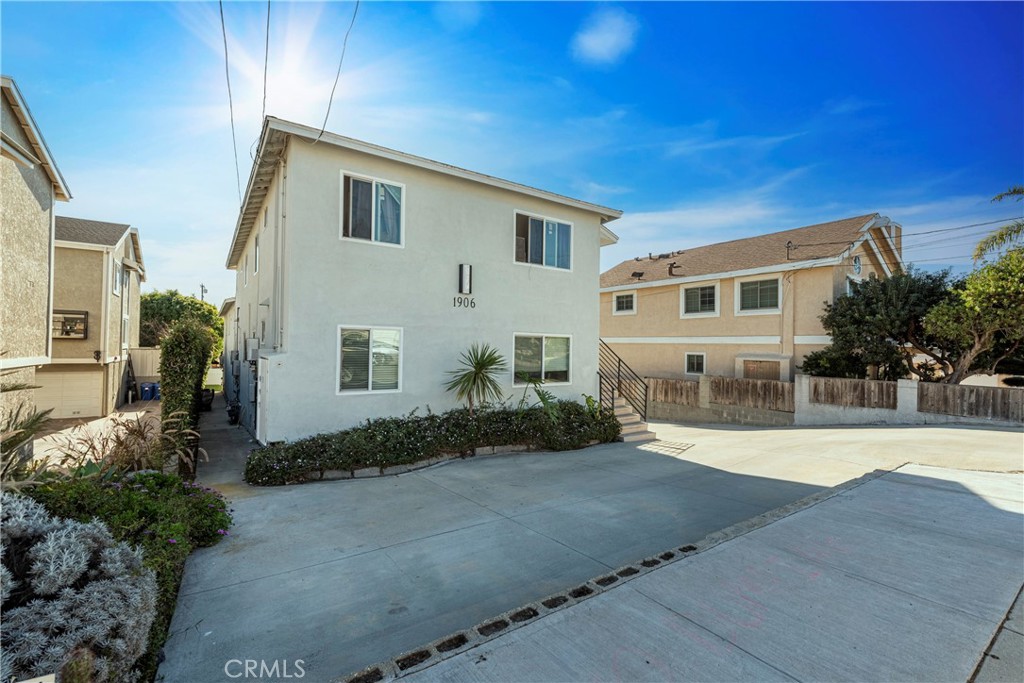 1906 carnegie Lane A Redondo Beach CA, 9027864130182084483121