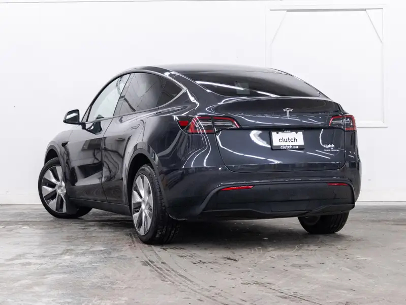 2024 Tesla Model Y64378869549571122