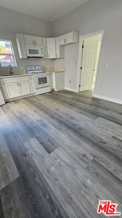 113 W 97th Los Angeles CA, 9000364130252299777120
