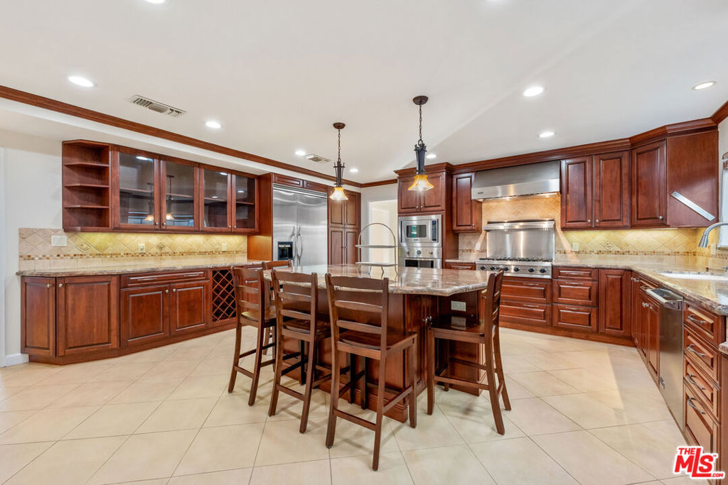 807 E Orange Grove Avenue Burbank CA, 9150163625617665539122