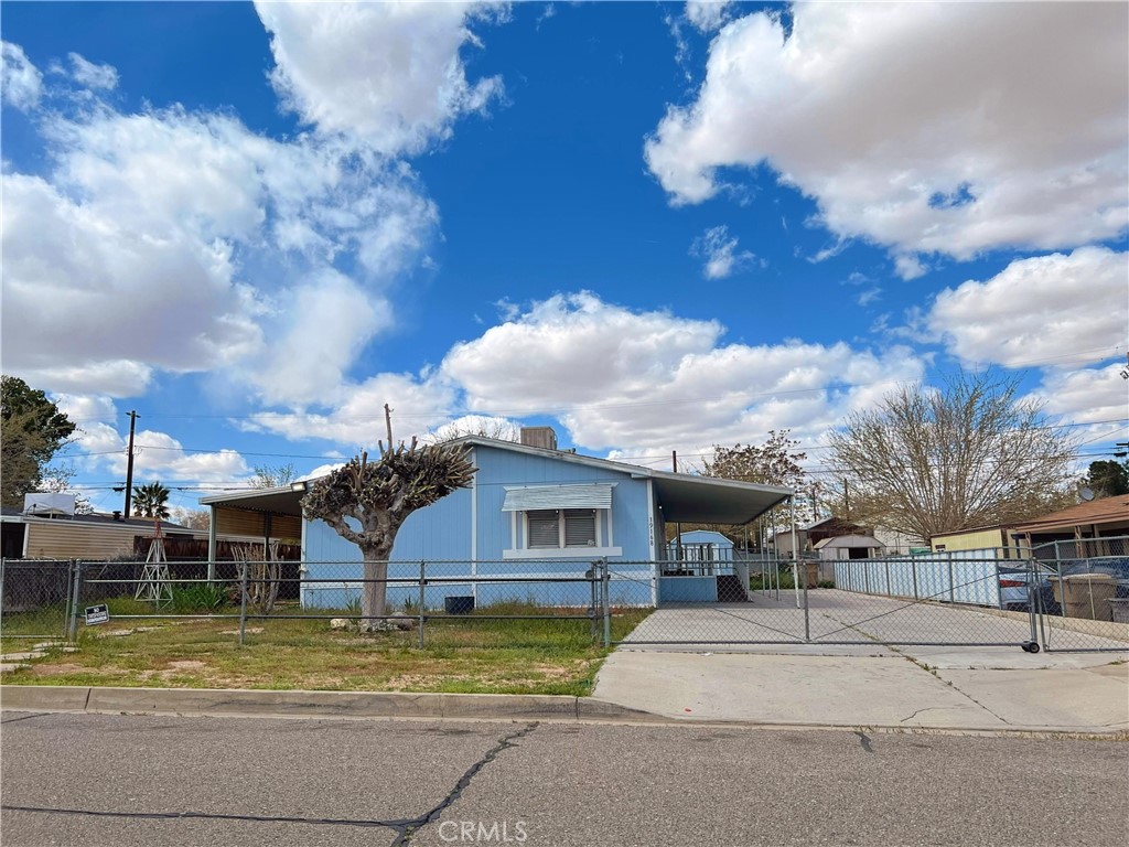19168 Westlawn Street Hesperia CA, 9234564101224454402121