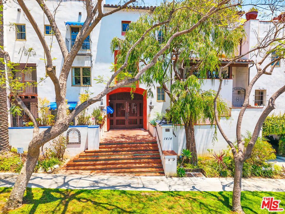 1414 N Harper Avenue 5 West Hollywood CA, 9004664134881342465121