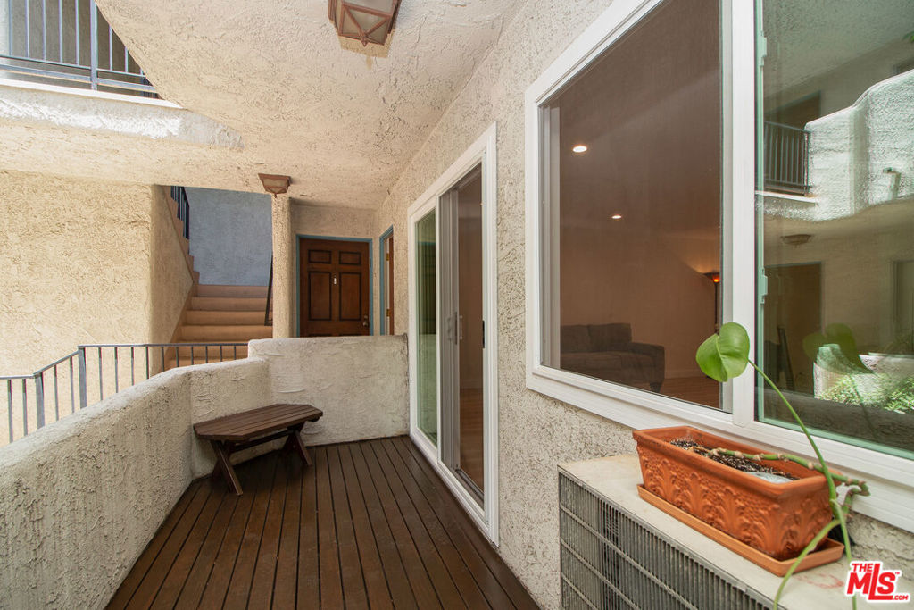 3637 Glendon Avenue 104 Los Angeles CA, 9003464099556050947121