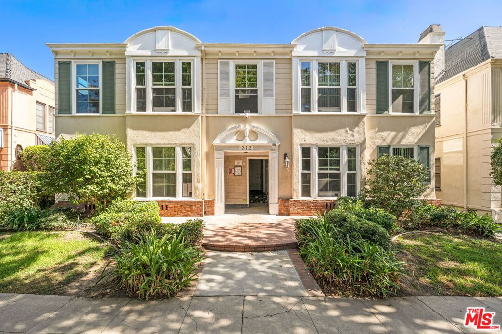 212 S Reeves Drive 13 Beverly Hills CA, 9021264099834903554122