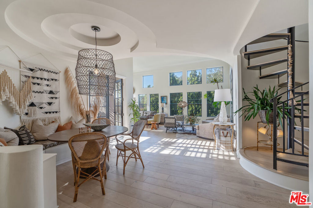 12603 Moorpark Street 304, Studio City CA, 9160463658998172675120