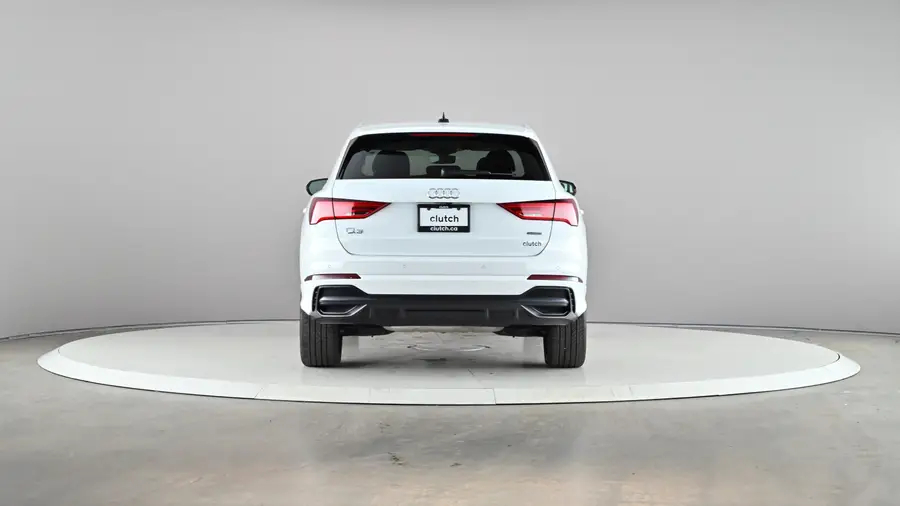 2022 Audi Q363759181636227122