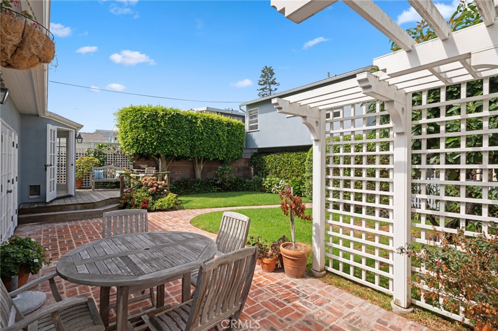 $3,000/month 517 Poinsettia Avenue 1/2 Corona Del Mar CA, 9262564067847487617122