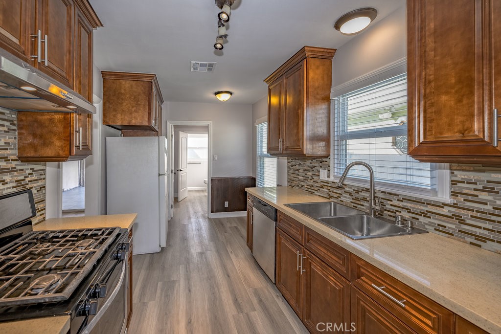 11906 Covello Street North Hollywood CA, 9160563645455901185122