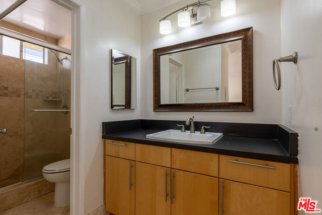 1033 6TH Street 305 Santa Monica CA, 9040364108104172673122