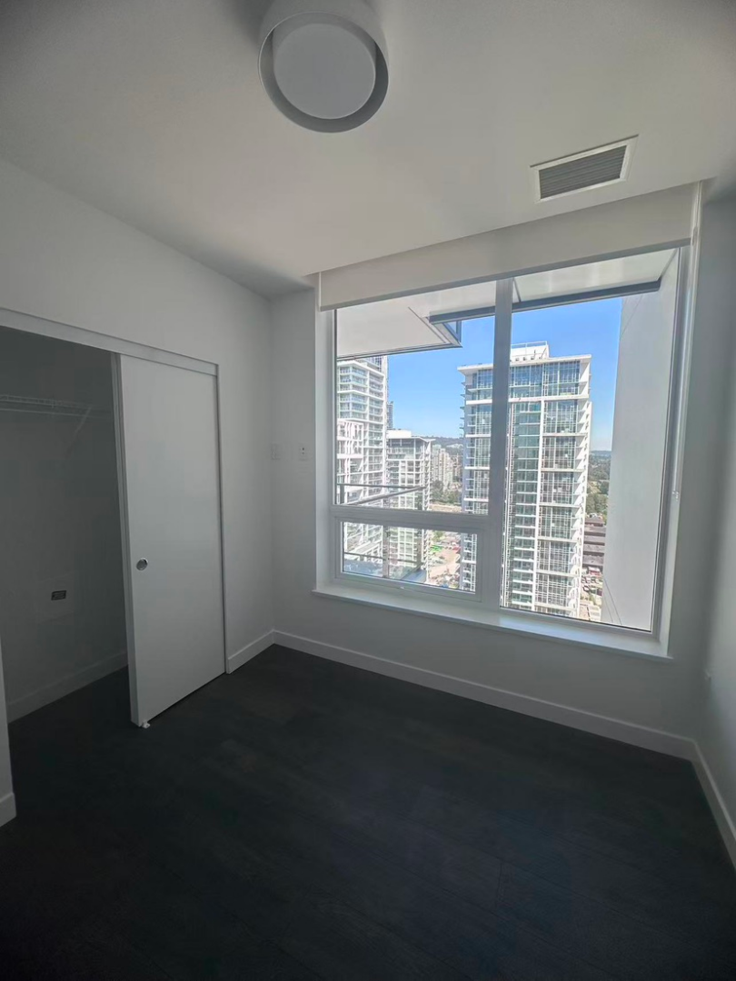 Brentwood – Corner Sub-Penthouse 2 Bed 2 Bath Apartment for Rent63499968438787123