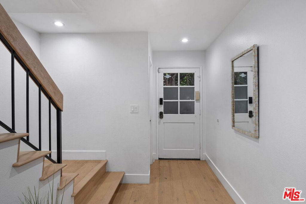 1807 10th Street 3, Santa Monica CA, 9040464065301478529120